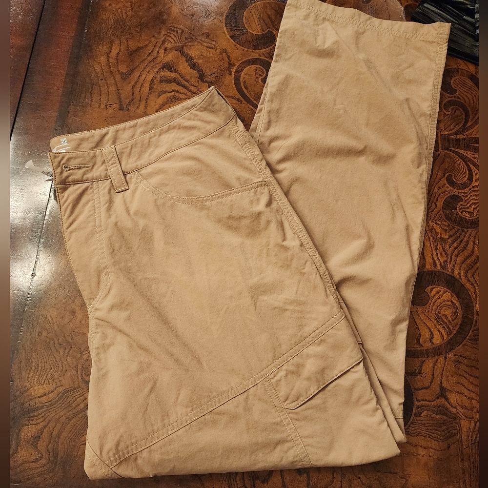 Mens Under Armour Beige cargo pants
